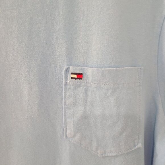 Tommy Hilfiger Men's Tee - Picture 2 of 4